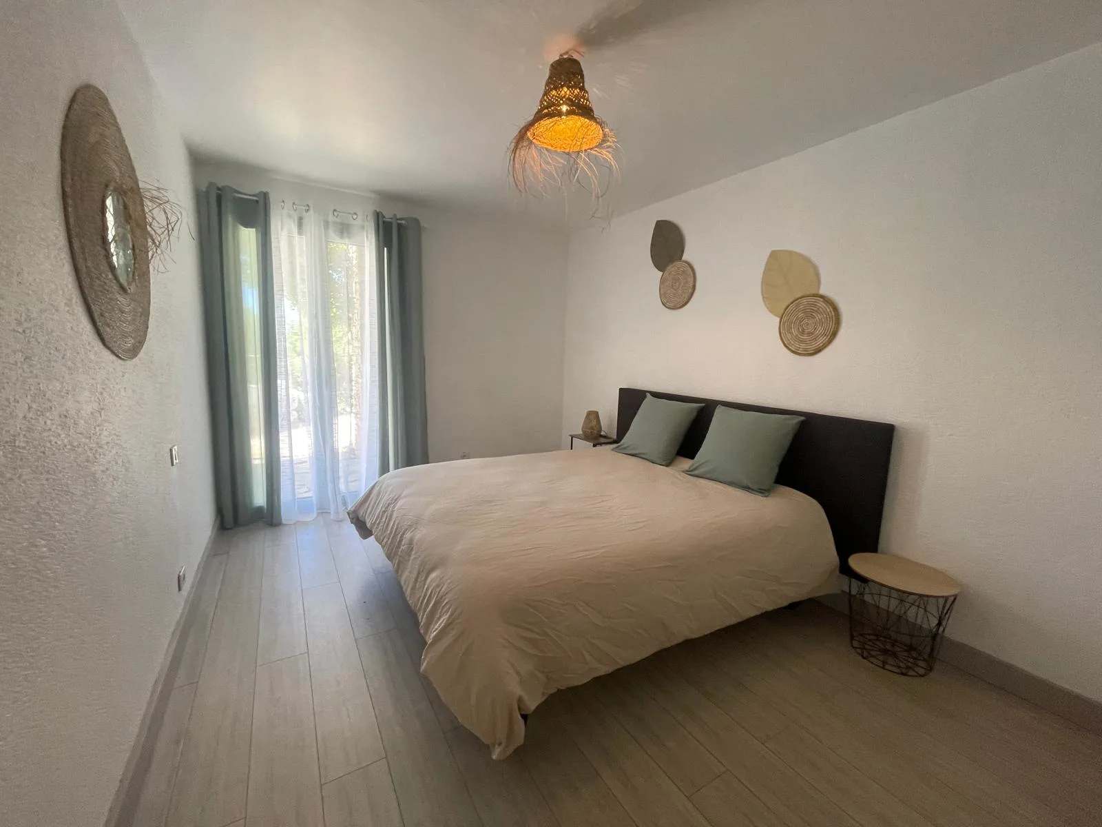 Bright double bedroom with large bay windows